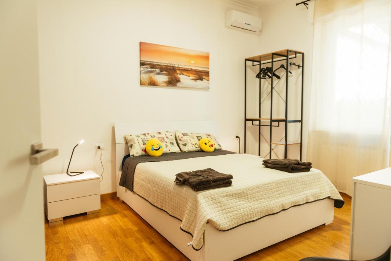 Luxury Penthouse With Sea View - City Center Pescara Exterior photo